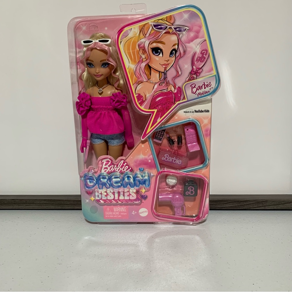 Barbie Dream Besties Malibu Fashion Doll & Accessories-New